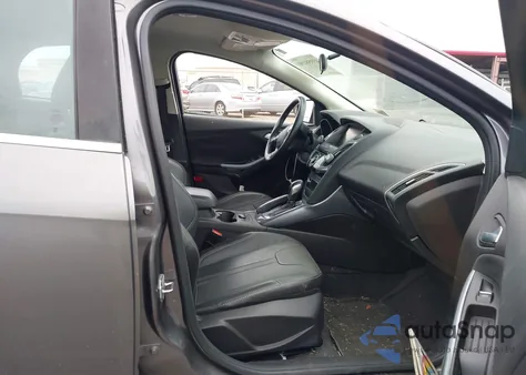 2014 Ford Focus Titanium from USA, damaged, VIN 1FADP3N25EL143272